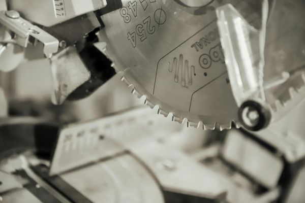 Comment choisir une lame de scie adaptée au matériau à couper?